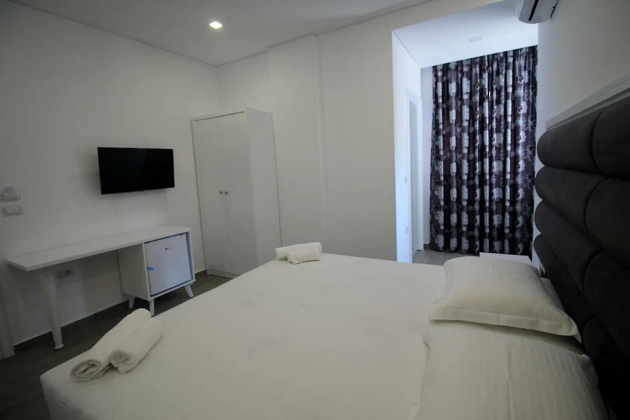 Edina By Hp Hotel Sarandë