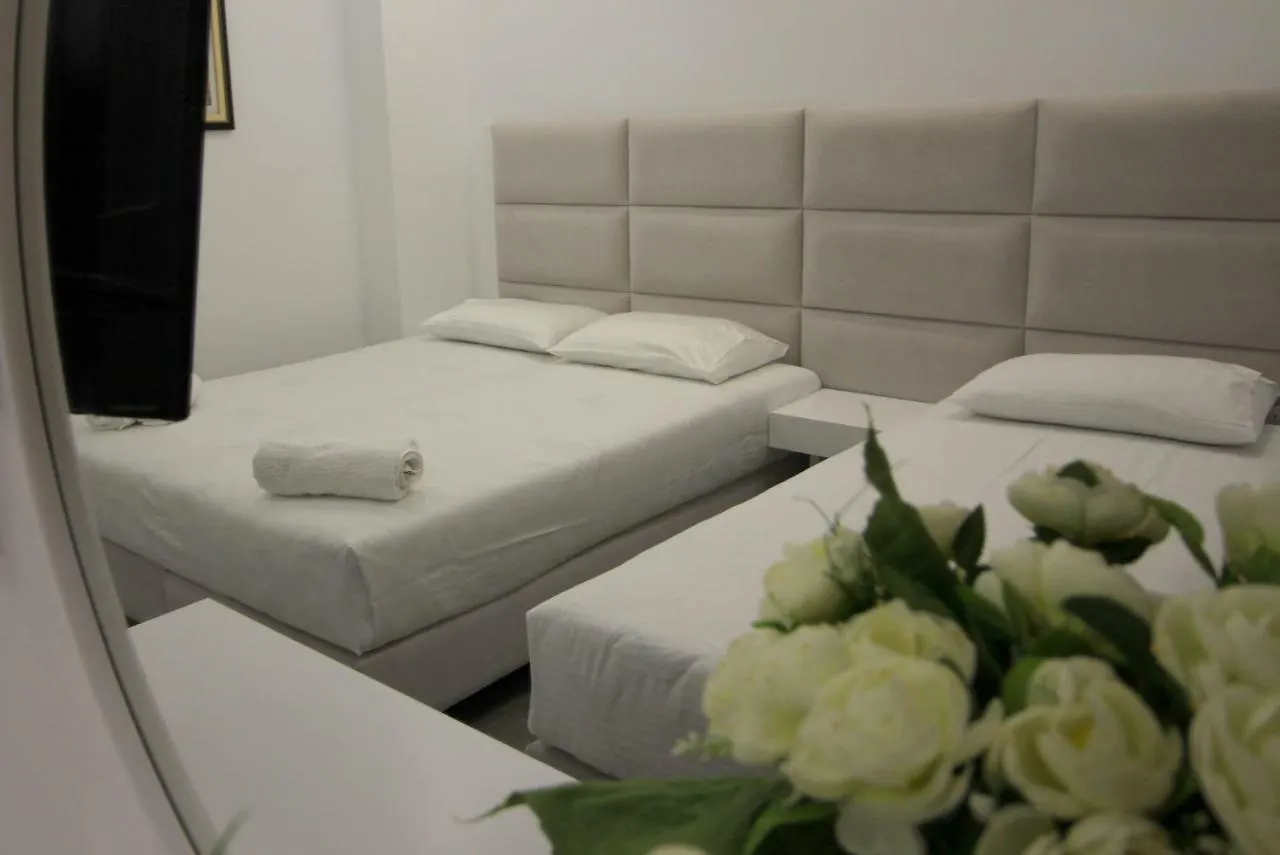 Edina By Hp Hotel Sarandë