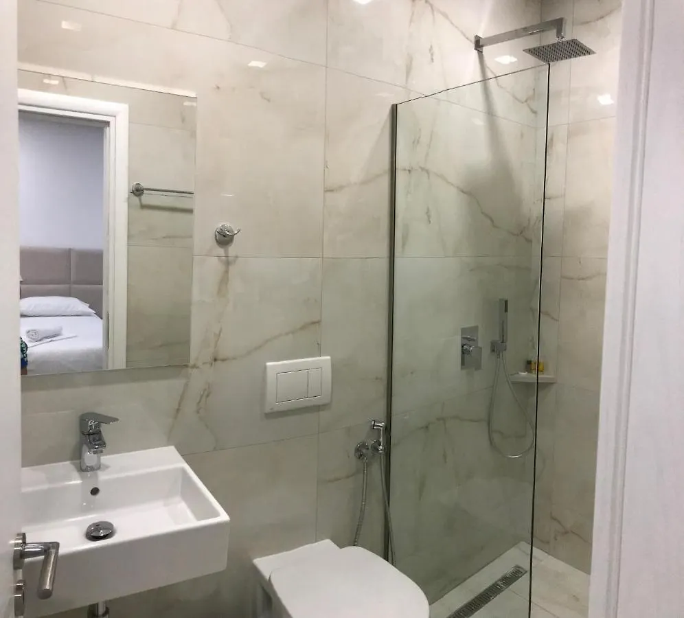 Edina By Hp Hotel Sarandë